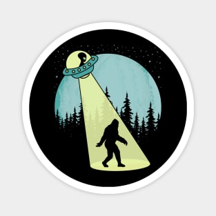 Bigfoot Ufo Abduction Full Moon Magnet